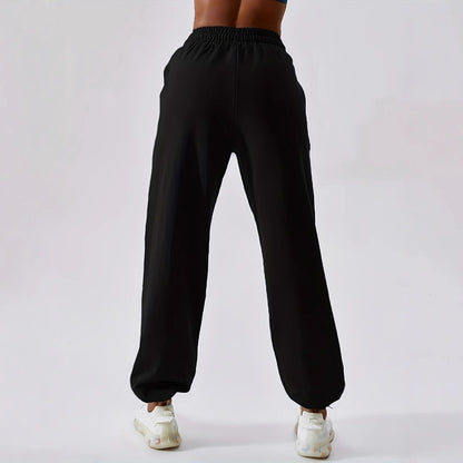 Loose sports pants for women with elastic waistband and drawstring Chic und Stil