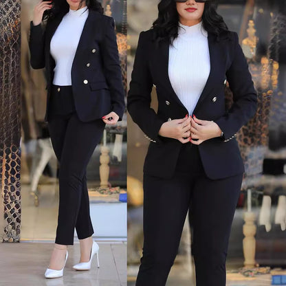 Dames costume d'affaires élégant et stylé avec double boutonnage et coupe cintrée Chic und Stil