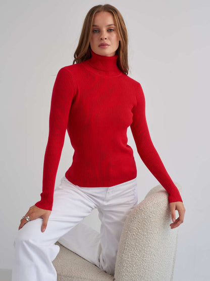 Pull-over à col roulé pour dames avec un design côtelé et une coupe décontractée Chic und Stil