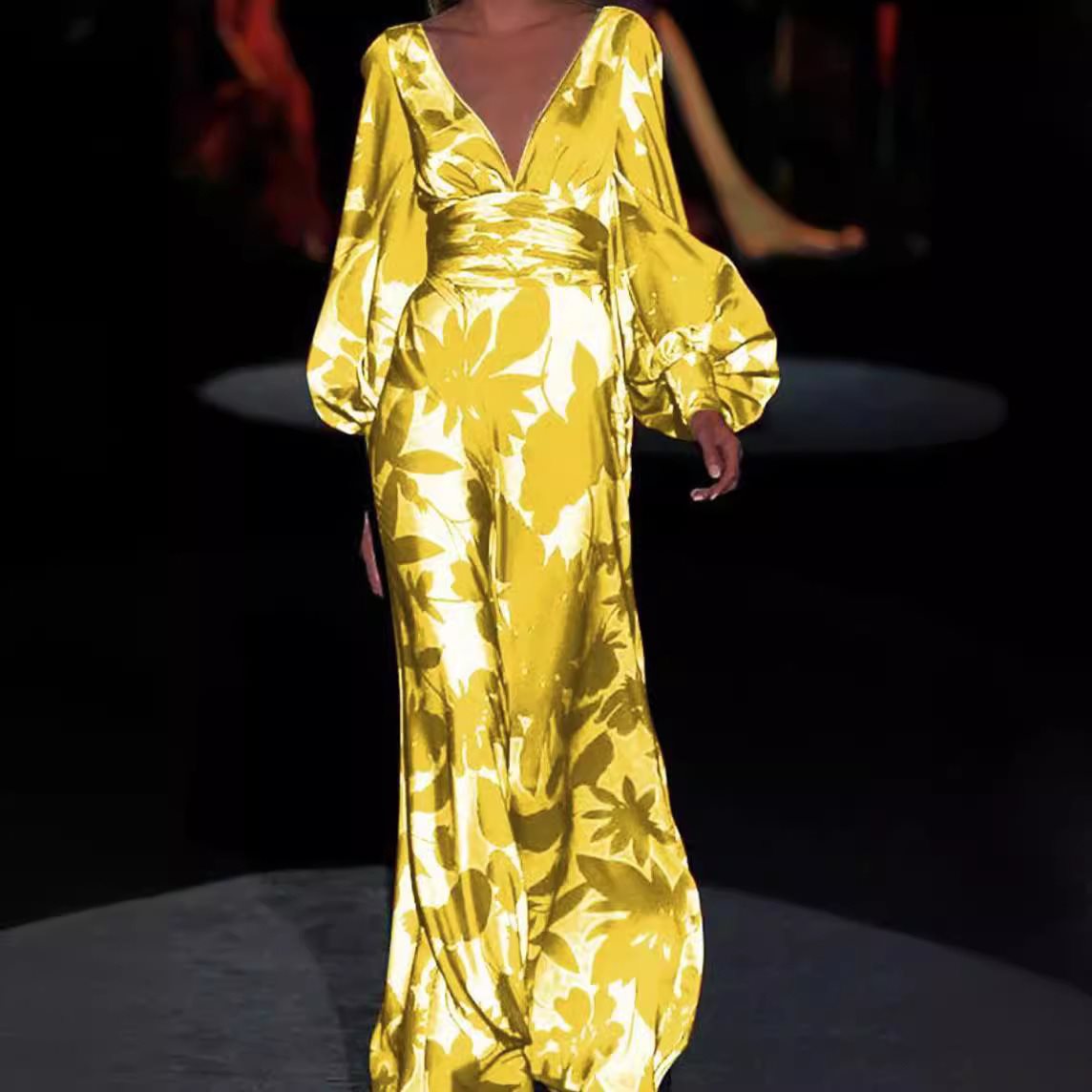 Robe maxi pour femmes avec décolleté en V profond et manches volumineuses Chic und Stil