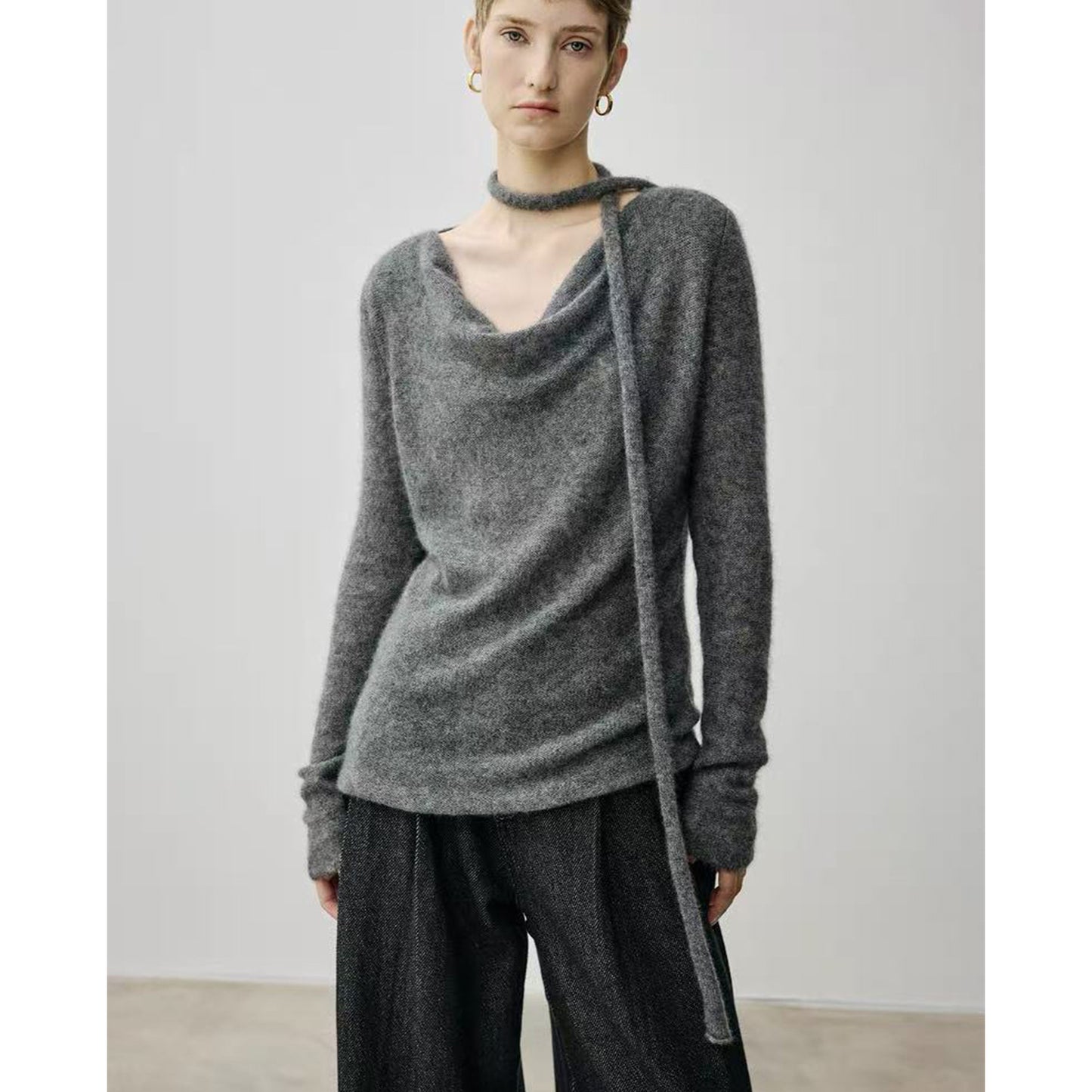 Dames Haut en tricot élégant avec décolleté ouvert et lien Chic und Stil