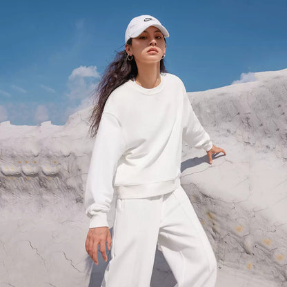 Women's sporty jogger set with wide pants and oversized sweatshirt Chic and Style