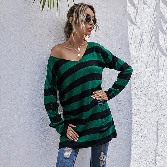 Pull décontracté pour femmes avec encolure asymétrique et design rayé Chic und Stil