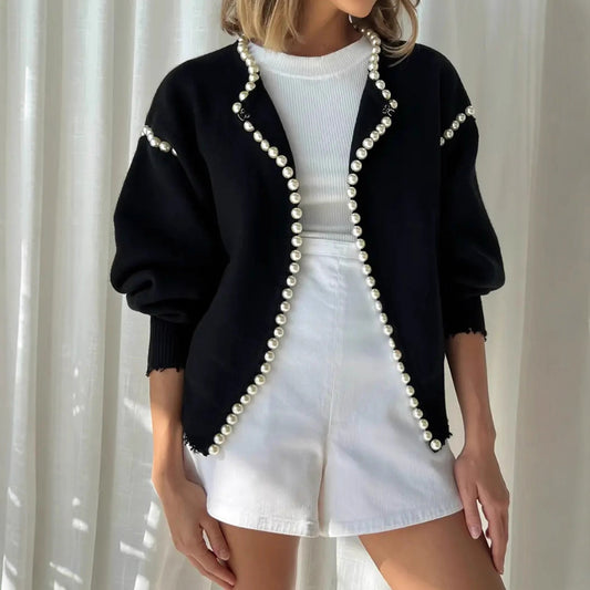 Veste en tricot pour femmes avec des embellissements en perles frappants et un design ouvert Chic und Stil