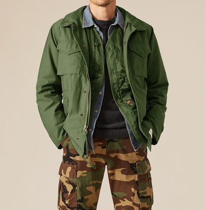 Functional outdoor jacket for men with practical pockets Chic and Style