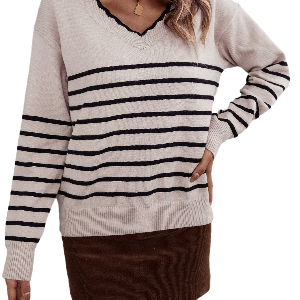 Ladies trendy V-neck knitted pullover with wide stripes Chic und Stil