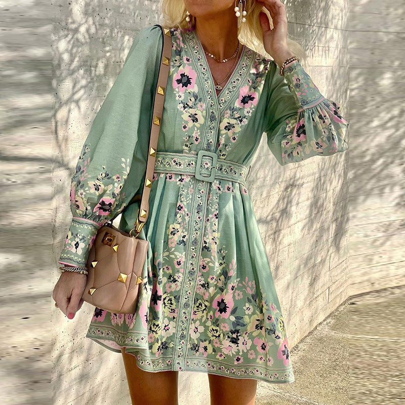 Robe élégante pour femmes avec ceinture à la taille et manches bouffantes Chic und Stil