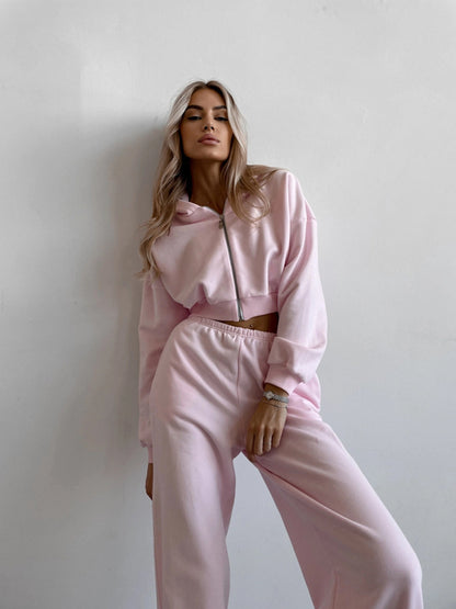 Casual set for women with short hoodie and wide pants Chic and Style