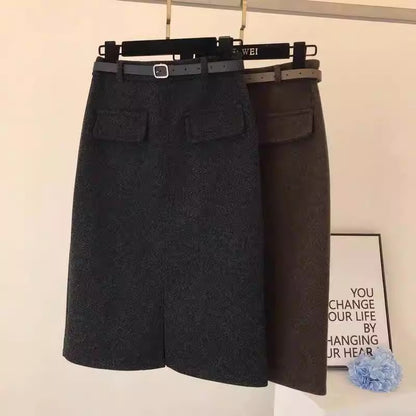 Ensemble de pull chic avec nœud papillon et jupe crayon Chic und Stil