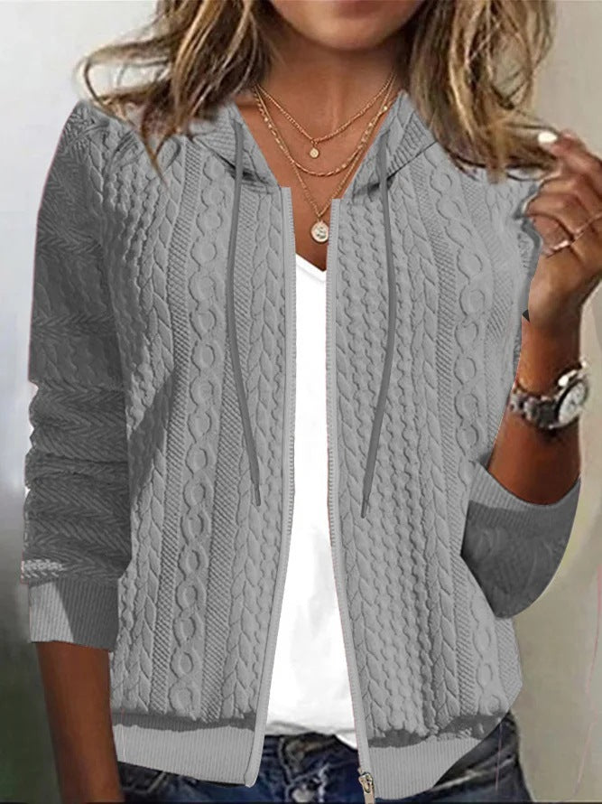 Veste en tricot pour femmes avec capuche et élégant motif en torsades Chic und Stil