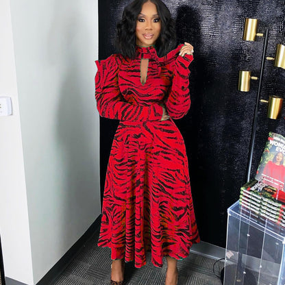 Robe midi pour femmes avec col montant et coupe asymétrique Chic und Stil