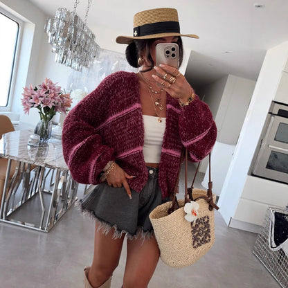 Dames gros tricot cardigan avec coupe décontractée et motif rayé à la mode Chic und Stil