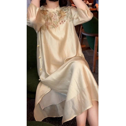 Robe en soie brodée élégante pour femmes Chic und Stil