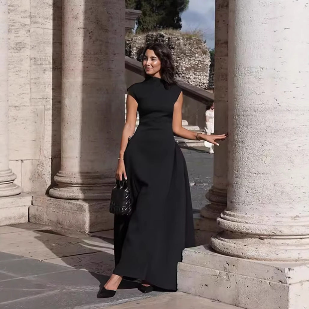 Robe A-ligne pour femmes avec décolleté asymétrique et élégants plis Chic und Stil