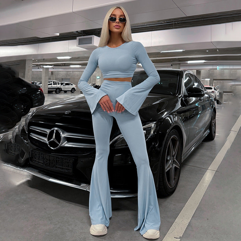 Chic und Stil cropped top with flared sleeves and high-waisted pants