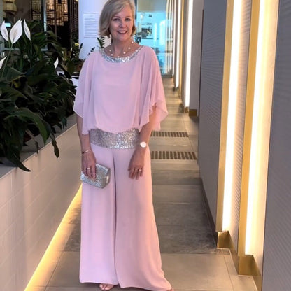 Dames élégant et aérien combinaison avec ceinture scintillante Chic und Stil