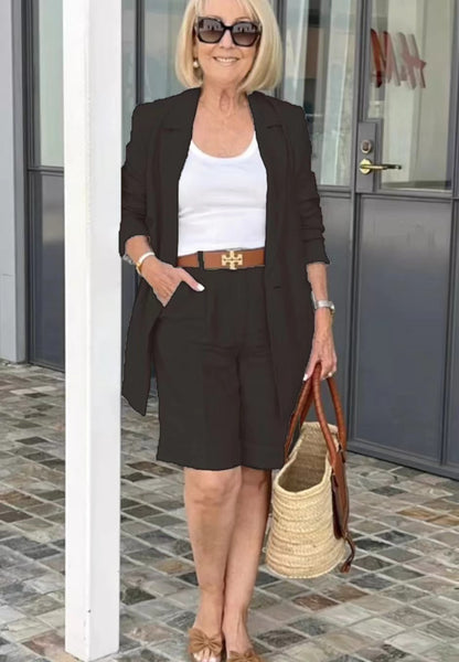 Ensemble blazer-shorts pour femmes à la mode avec double rangée de boutons et coupe élégante Chic und Stil