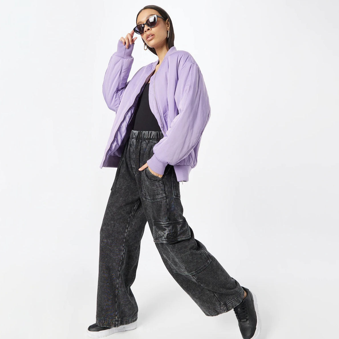 Wide cargo pants for ladies with practical pockets Chic and Style