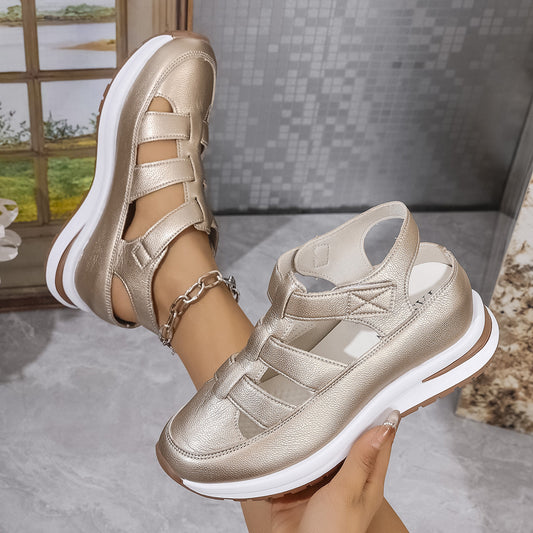 Sandales confortables pour femmes avec des rayures croisées à la mode et un matériau supérieur respirant Chic und Stil.
