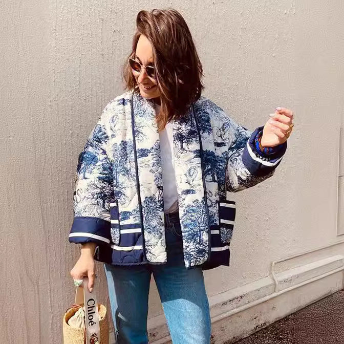 Dames Élégante doudoune avec motif traditionnel et large revers Chic und Stil