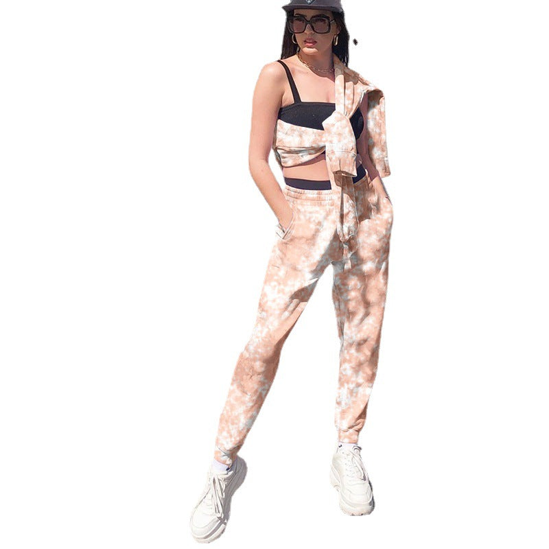 Chic and Style women's leisure pants with a modern batik pattern