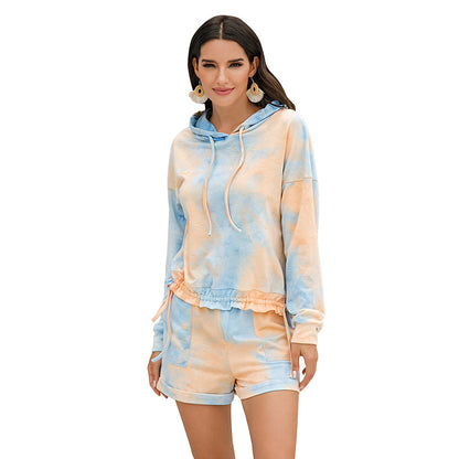 Ensemble décontracté pour femmes avec sweat à capuche et shorts Chic und Stil
