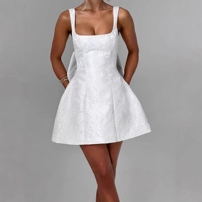 Robe A-ligne pour femmes avec motif jacquard floral et bretelles fines Chic und Stil