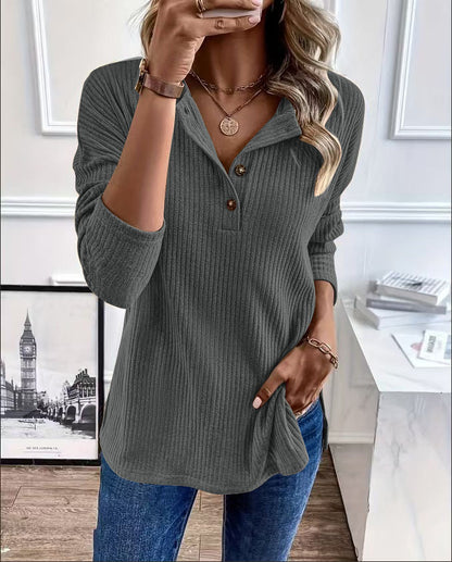 Pull ribbed de loisirs pour femmes avec patte de boutonnage et manches 3/4 Chic und Stil