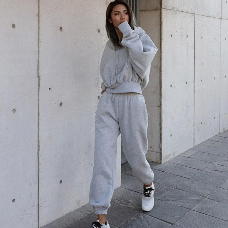 Femme Pull à capuche confortable avec coupe décontractée et poches pratiques Chic und Stil