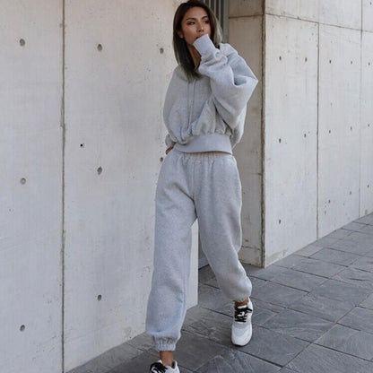 Femme Pull à capuche confortable avec coupe décontractée et poches pratiques Chic und Stil