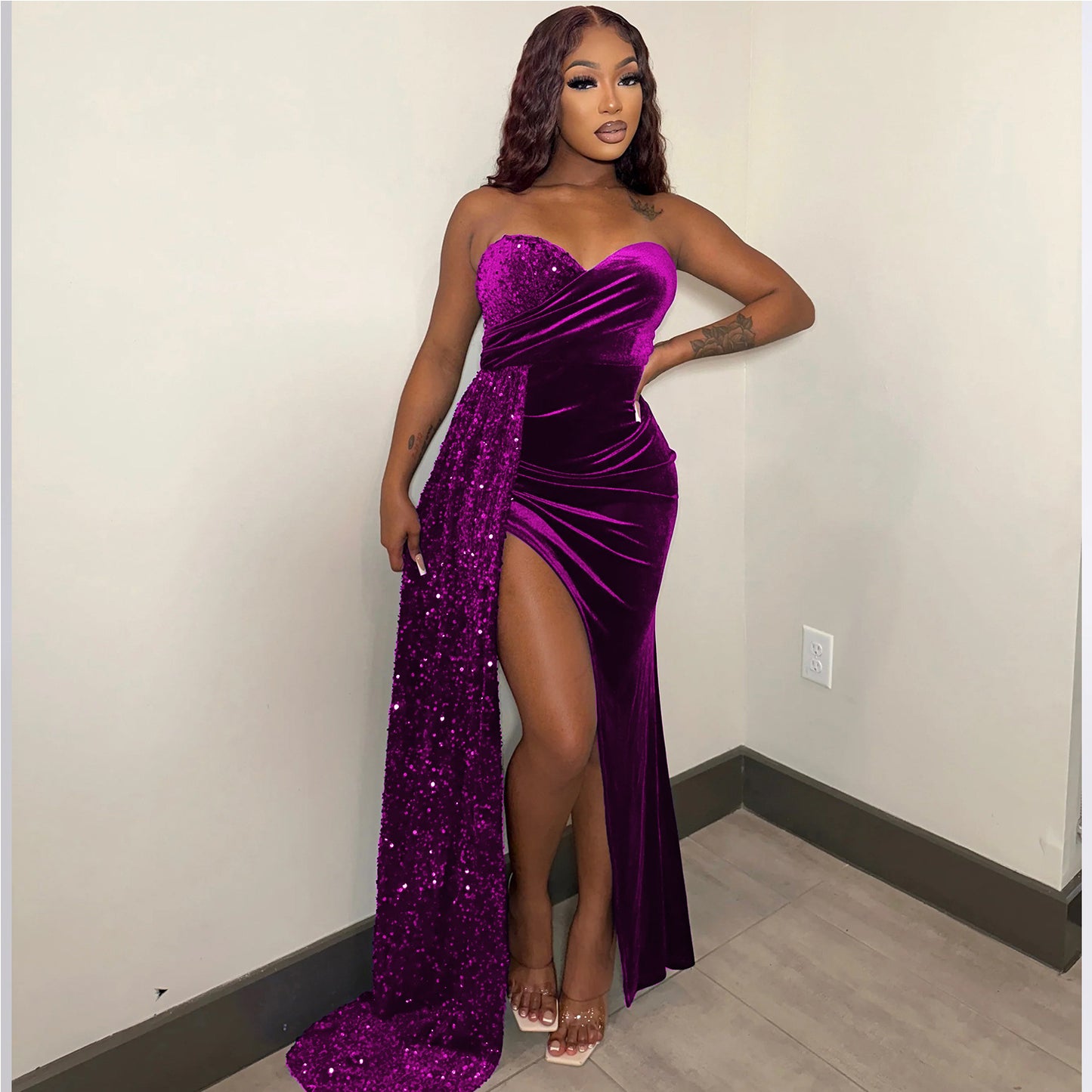 Robes de soirée glamour pour femmes en satin scintillant et fente haute Chic und Stil