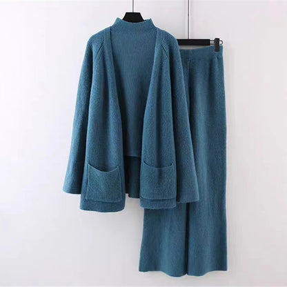 Cozy knit set for women with a wide cardigan and comfortable pants Chic und Stil