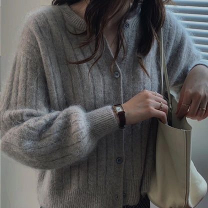 Dames cardigan douillet en tricot avec fine structure côtelée et détails de boutons Chic und Stil