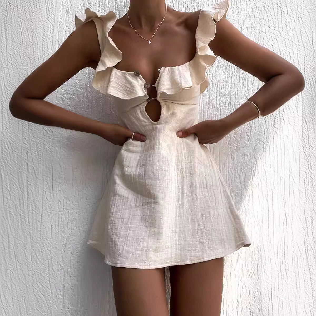 Robe mini femme avec bordure à volants et clavicule ouverte Chic und Stil