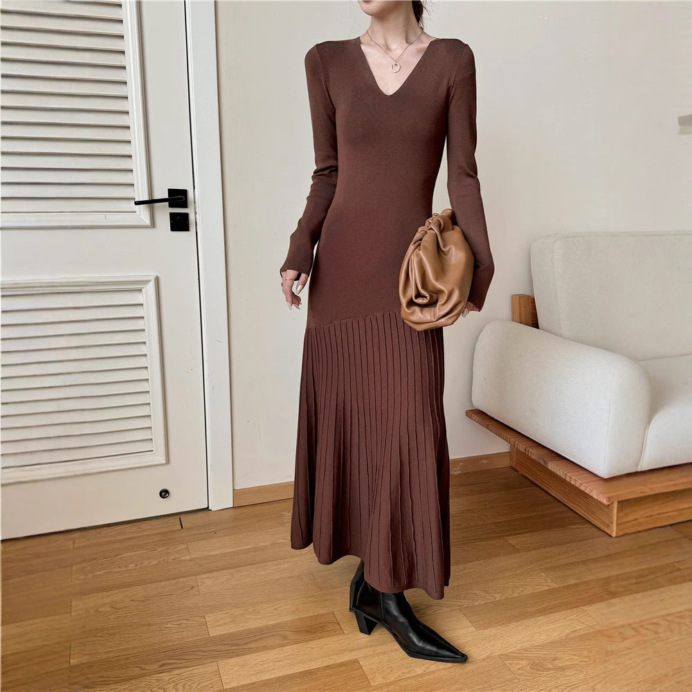 Robe maxi pour femme avec décolleté en V et design de jupe plissée Chic und Stil