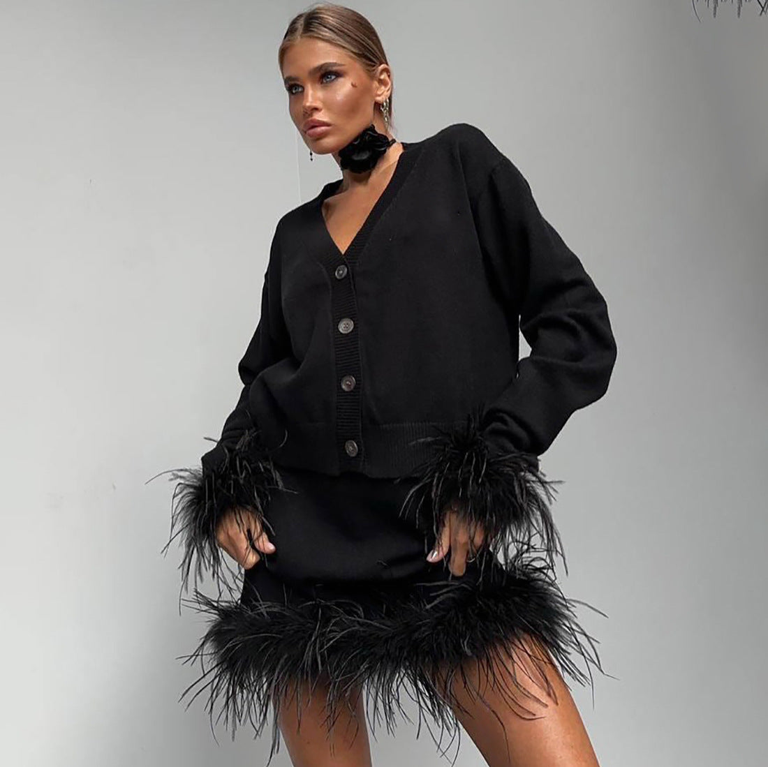 Dames Cardigan douillet avec des détails en plumes élégants Chic und Stil