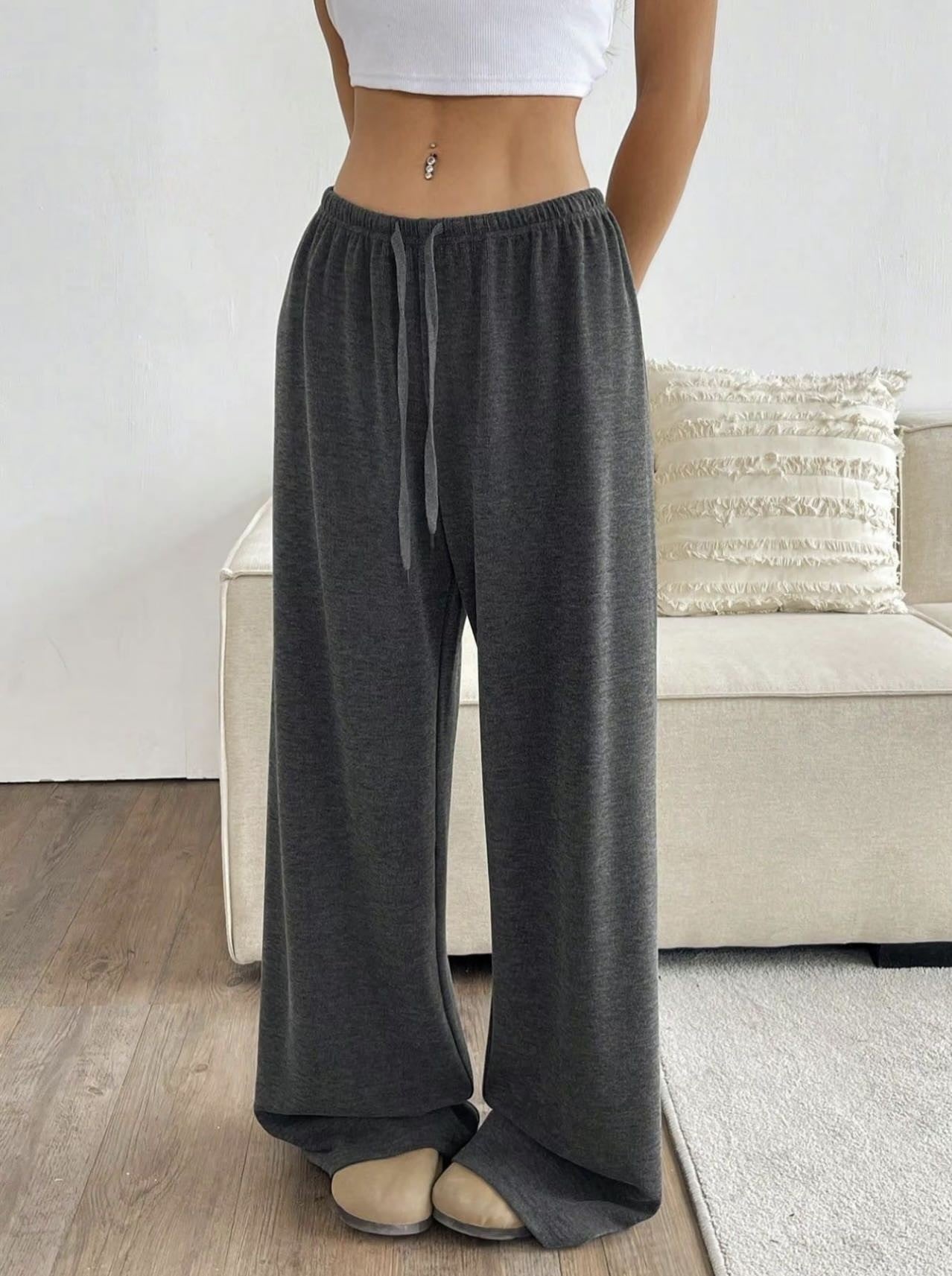 Loose sweatpants for ladies with elastic waistband Chic and Style