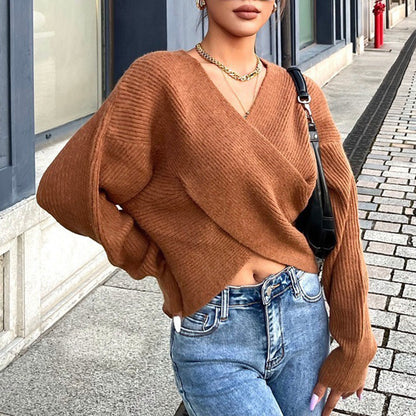 Pull-over d'enveloppé pour femmes en matériau tricoté fin avec une coupe moderne Chic und Stil