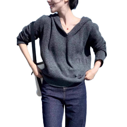 Knitted pullover for women with V-neck and hood Chic and Style