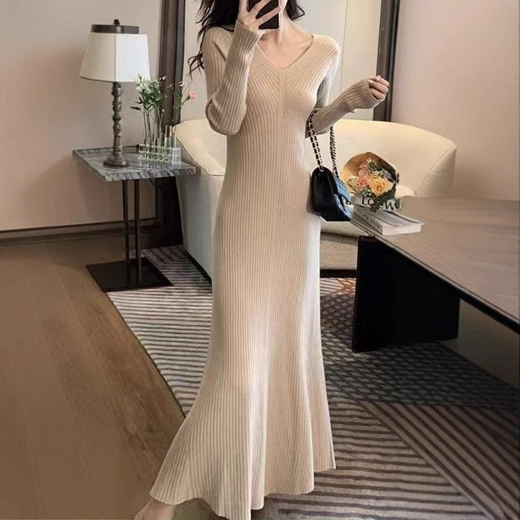 Robe maxi tricot femme avec décolleté en V et fine structure côtelée Chic und Stil