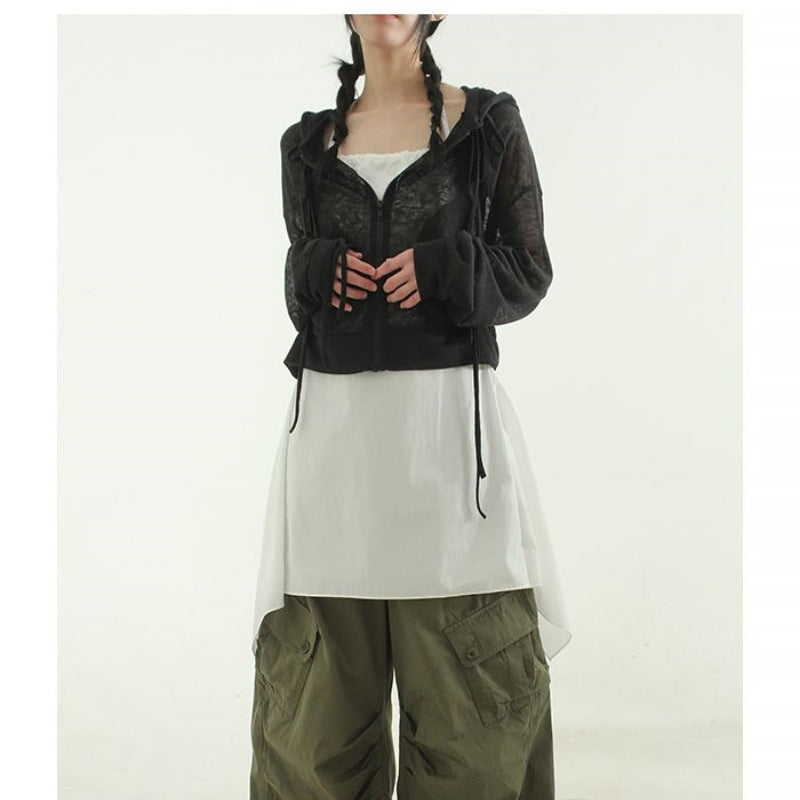 Veste à capuche cropped tendance pour femmes avec une fermeture éclair pratique Chic & Stil