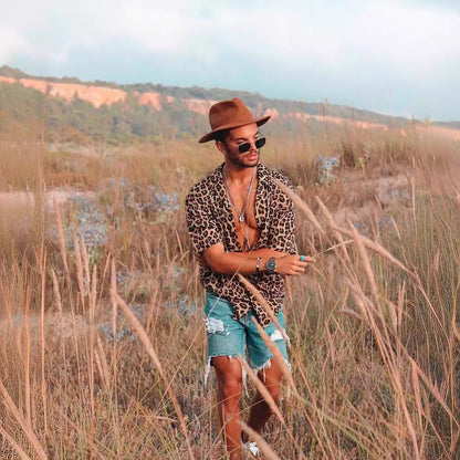 Chemise homme à manches courtes avec un motif léopard moderne et une coupe décontractée Chic und Stil