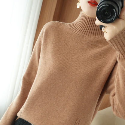 Pull élégant pour femmes avec col haut et fine structure Chic und Stil