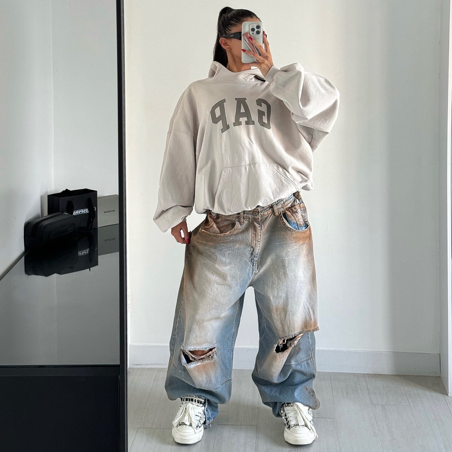 Dames baggy jeans avec design vieilli et détails détruits créatifs Chic und Stil