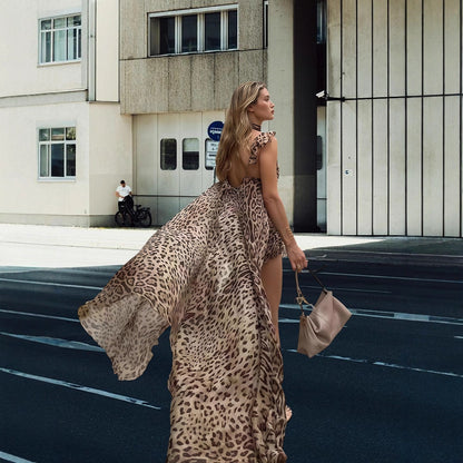 Robe maxi femme avec coupe asymétrique et délicates details en volants Chic und Stil