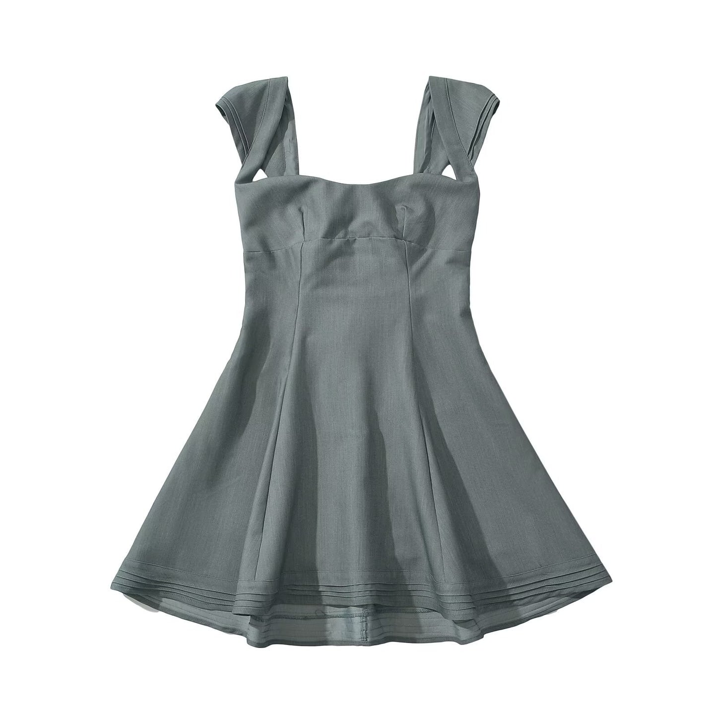 Robe d'été femme avec des bretelles intégrées et une jupe fluide Chic und Stil