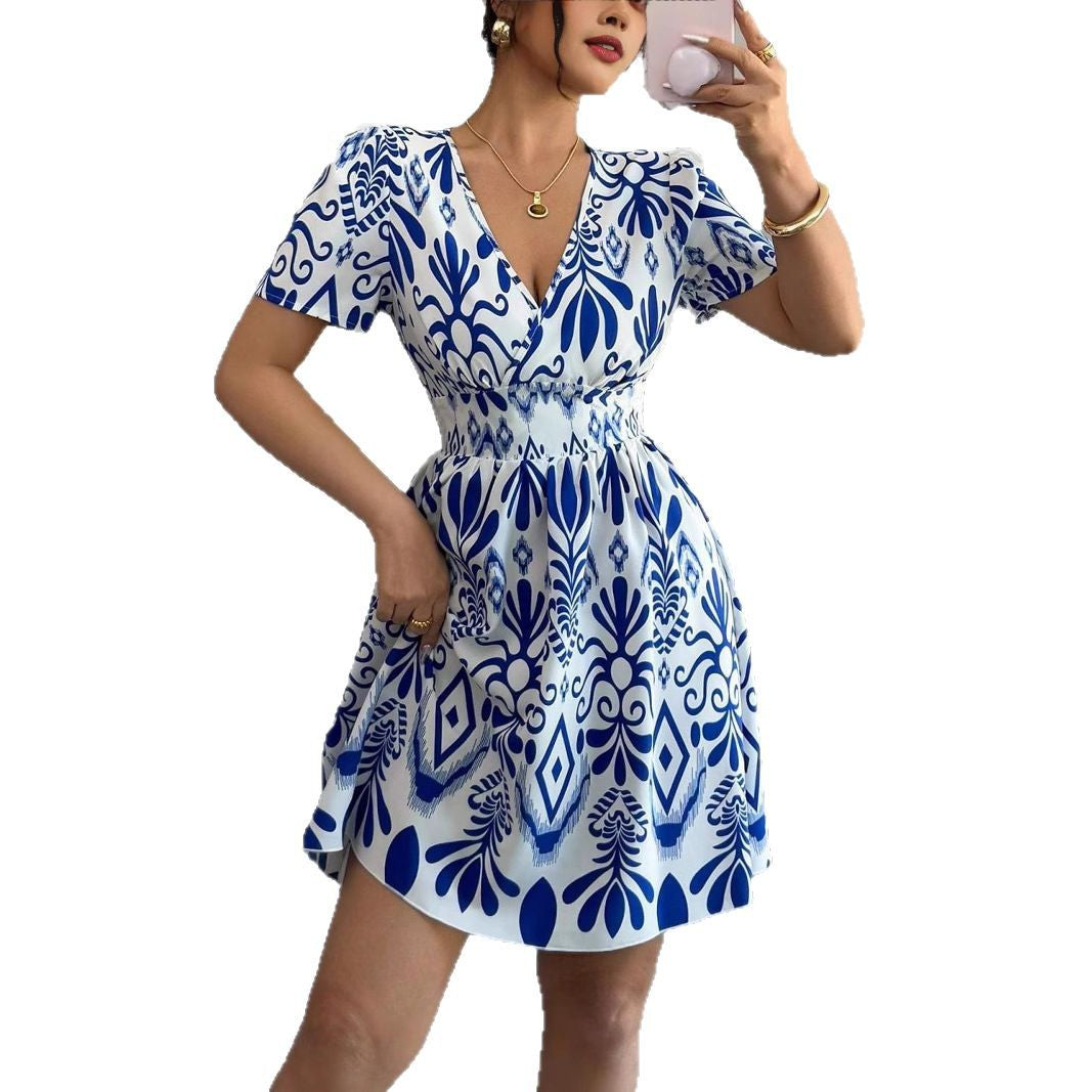 Robe d'été ludique pour femmes avec décolleté en V Chic und Stil