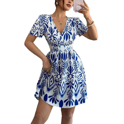Robe d'été ludique pour femmes avec décolleté en V Chic und Stil
