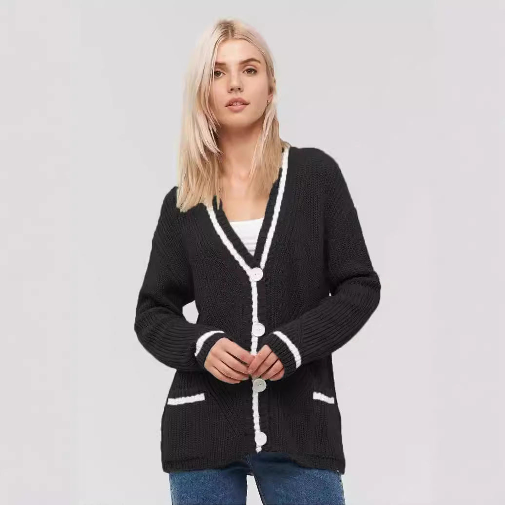 Dames grof gebreide jas met praktische klepzakken en contrasterende details Chic und Stil