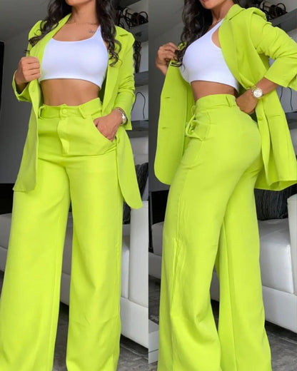 Two-piece women's business suit set with wide pants and fitted jacket Chic und Stil